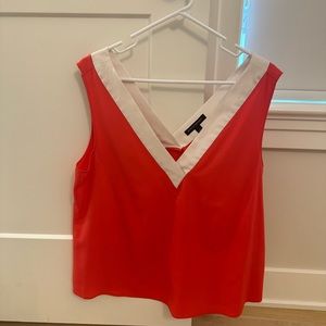 V neck sleeveless blouse